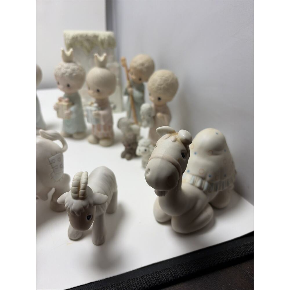 Precious Moments- Come Let Us Adore Him 18 Pc Set 9-10” Tall Nativity 1979 Box - Picture 5 of 14